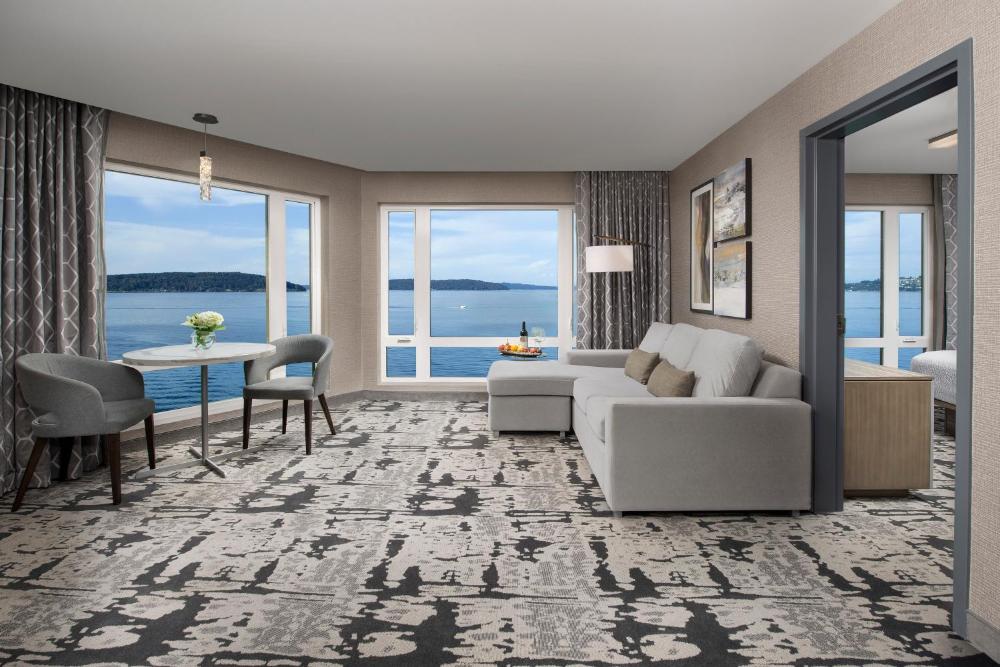 Superior Suite with Sea View interior